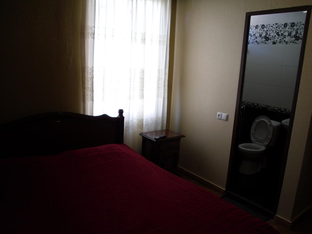 Suliko Guest House Batumi Zimmer foto